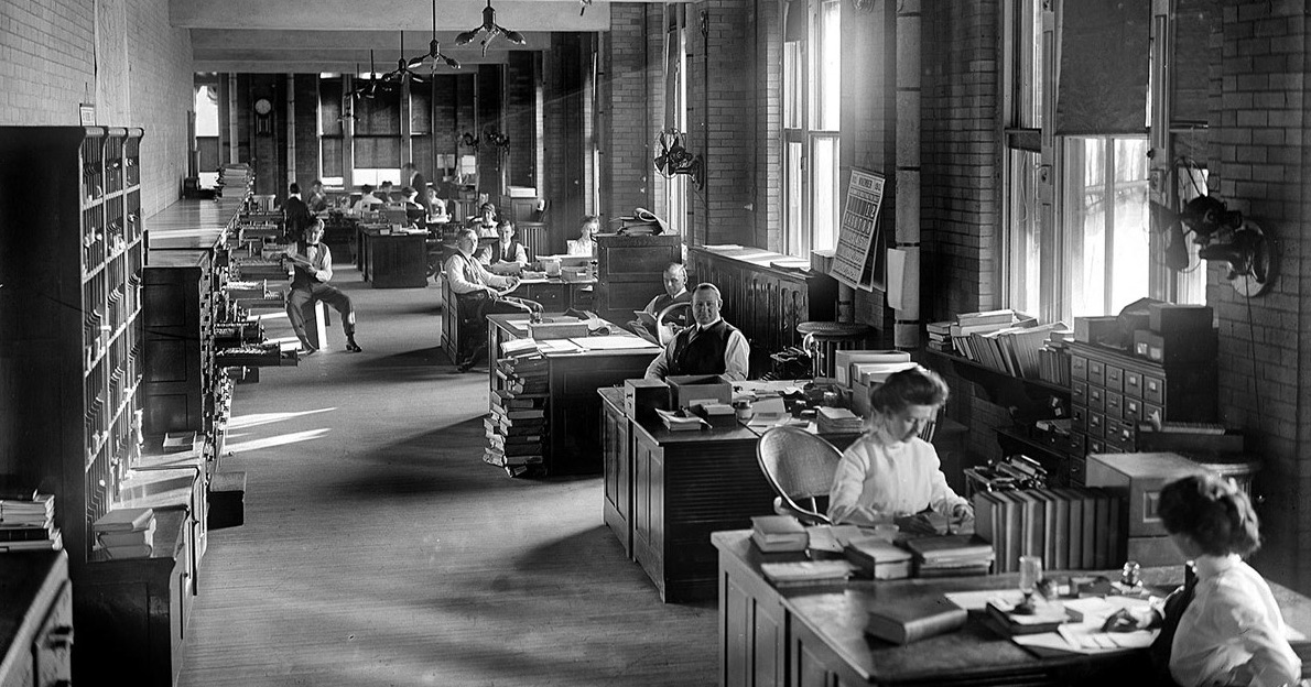 The offices of the Government Printing Office, Washington, DC in November 1912, 